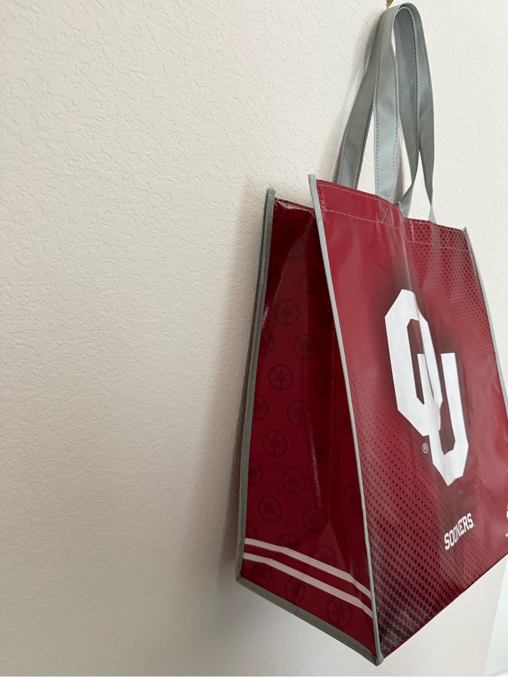 NWT Set of 2 Oklahoma Sooners Reusable Tote Bags Crimson & White - Picture 3 of 4